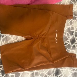 Alphalete butterscoth legging